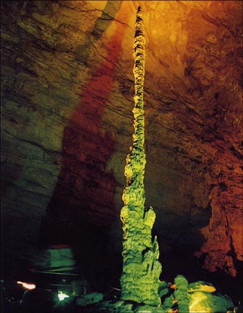 張家界國家森林公園、大峽谷、玻璃橋、鳳凰古城四日游