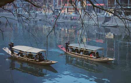 張家界森林公園、袁家界、天子山、大峽谷、玻璃橋、天門山、玻璃棧道、鳳凰古城三晚四日游