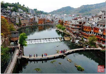 張家界、黃石寨、金鞭溪、苗寨故事、鳳凰古城三天兩晚游